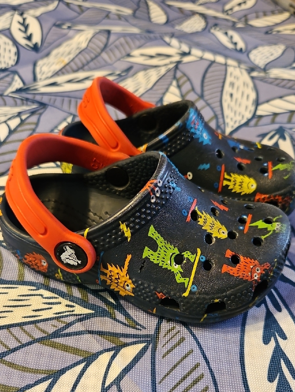 CROCS Kids Boys Toddler Monster Print Navy Blue Classic Clogs  (7 C)